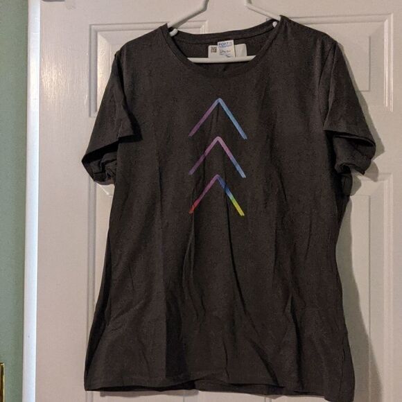 𝅺nwt XL ladies t-shirt tribe 3 arrows Lucky Few down syndrome cute - Picture 1 of 8